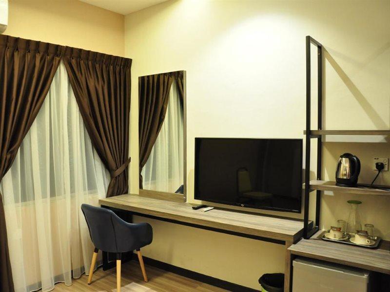 Frazel Inn Hotel Parit Buntar Exteriér fotografie