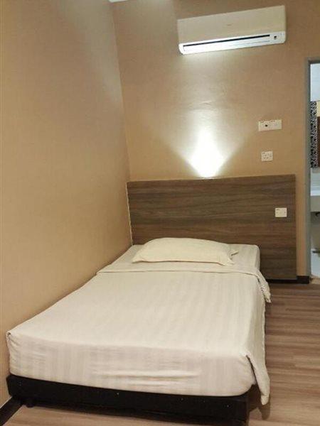 Frazel Inn Hotel Parit Buntar Exteriér fotografie