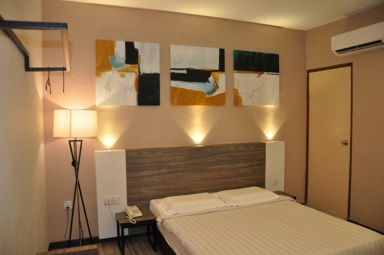 Frazel Inn Hotel Parit Buntar Exteriér fotografie