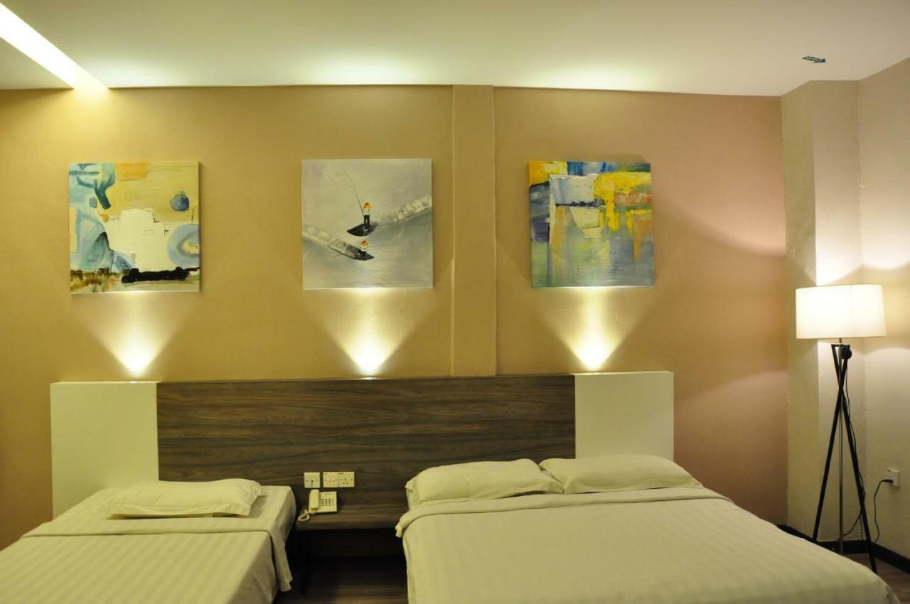 Frazel Inn Hotel Parit Buntar Exteriér fotografie