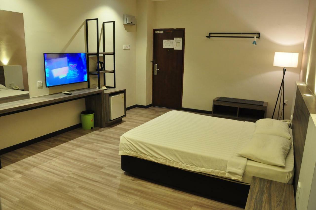 Frazel Inn Hotel Parit Buntar Exteriér fotografie