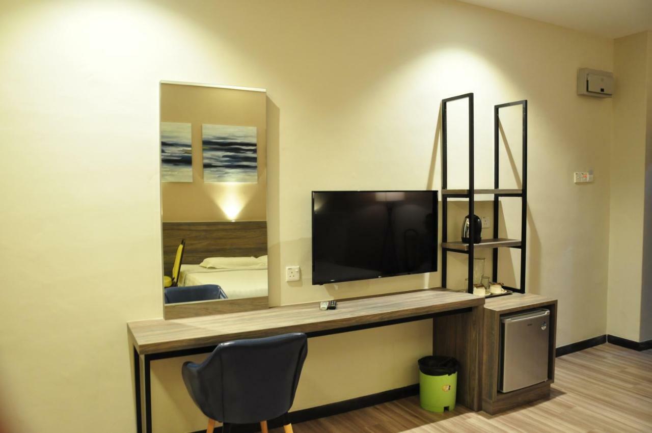 Frazel Inn Hotel Parit Buntar Exteriér fotografie