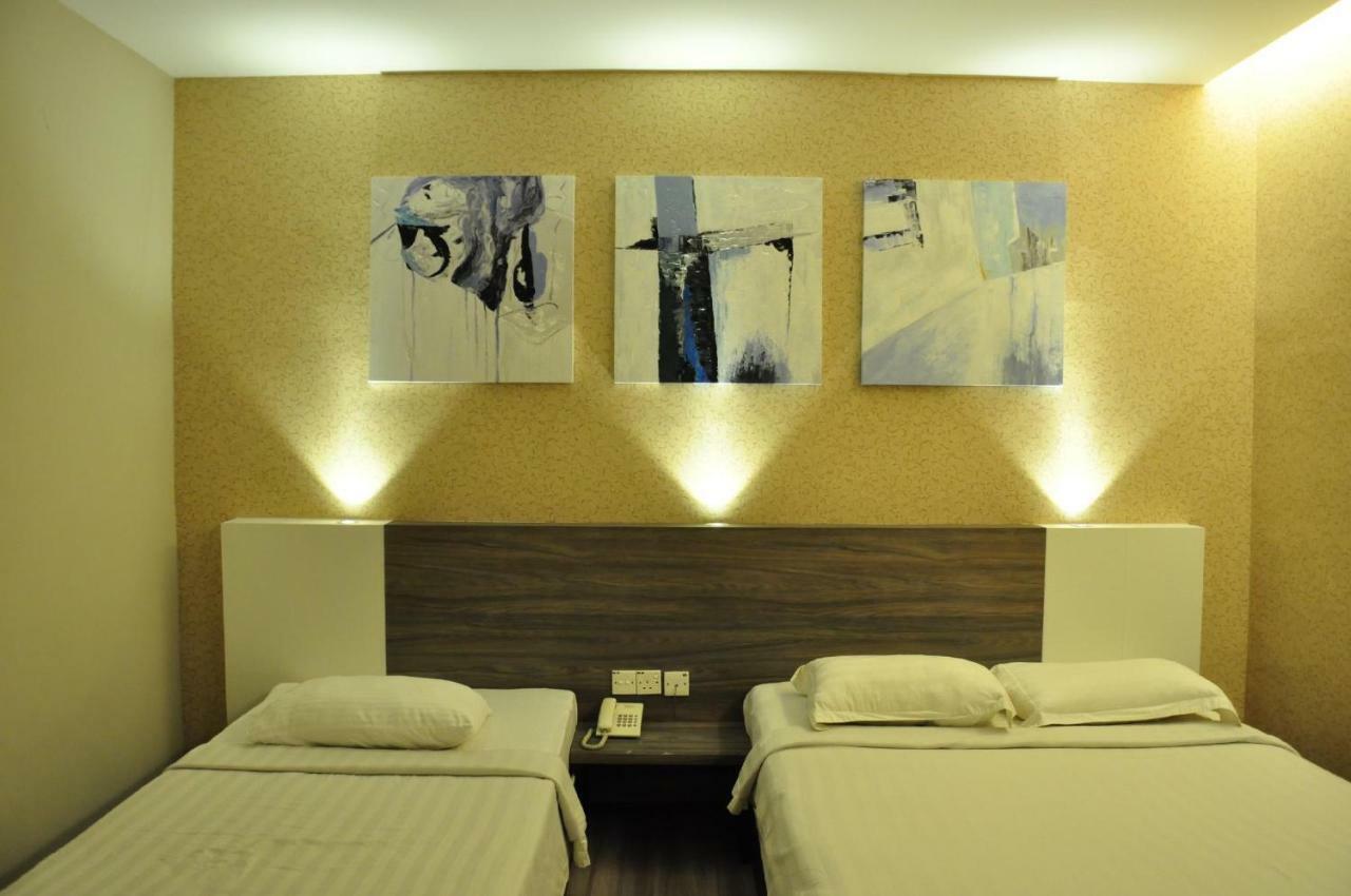 Frazel Inn Hotel Parit Buntar Exteriér fotografie