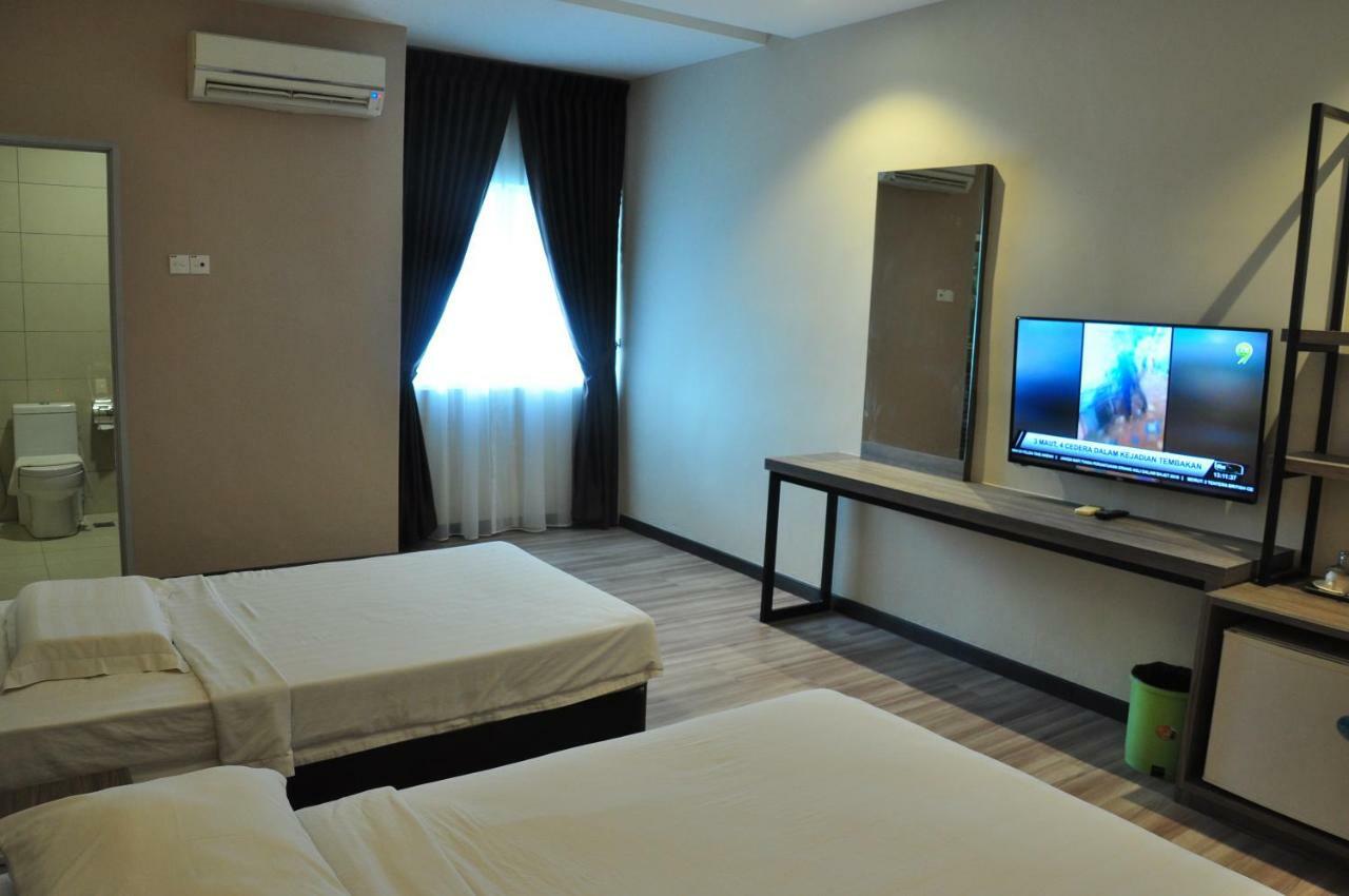 Frazel Inn Hotel Parit Buntar Exteriér fotografie