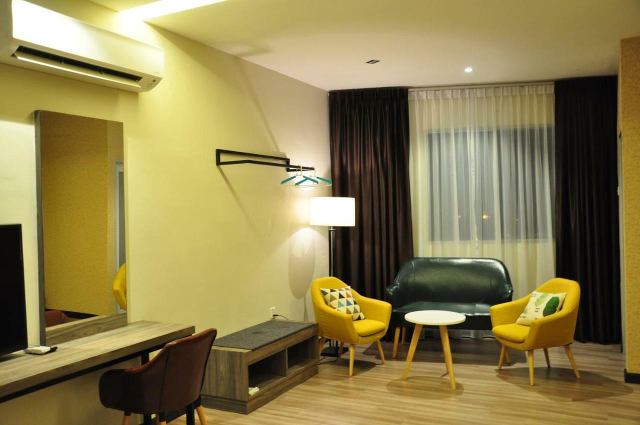 Frazel Inn Hotel Parit Buntar Exteriér fotografie