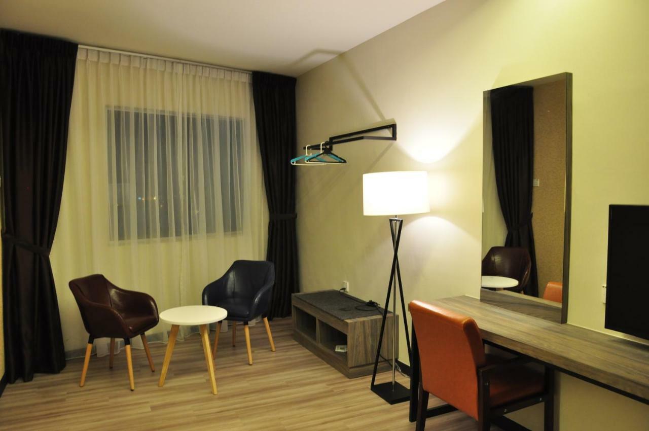Frazel Inn Hotel Parit Buntar Exteriér fotografie