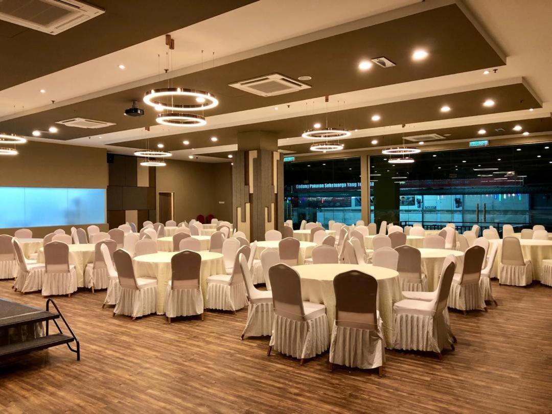 Frazel Inn Hotel Parit Buntar Exteriér fotografie